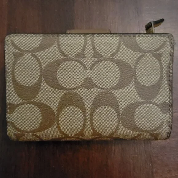 Coach Signature Brown Compact Wallet – Canvas & Leather Trim NWOT - Picture 2 of 7